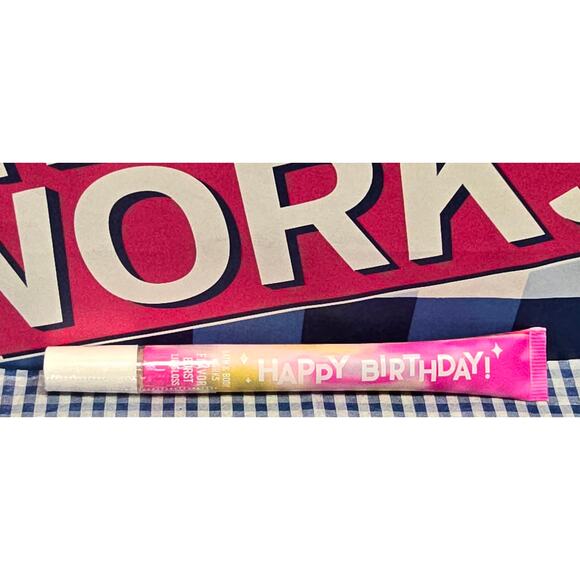 BBW HAPPY BIRTHDAY Vanilla Flavor Burst Lip Gloss - Picture 2 of 3